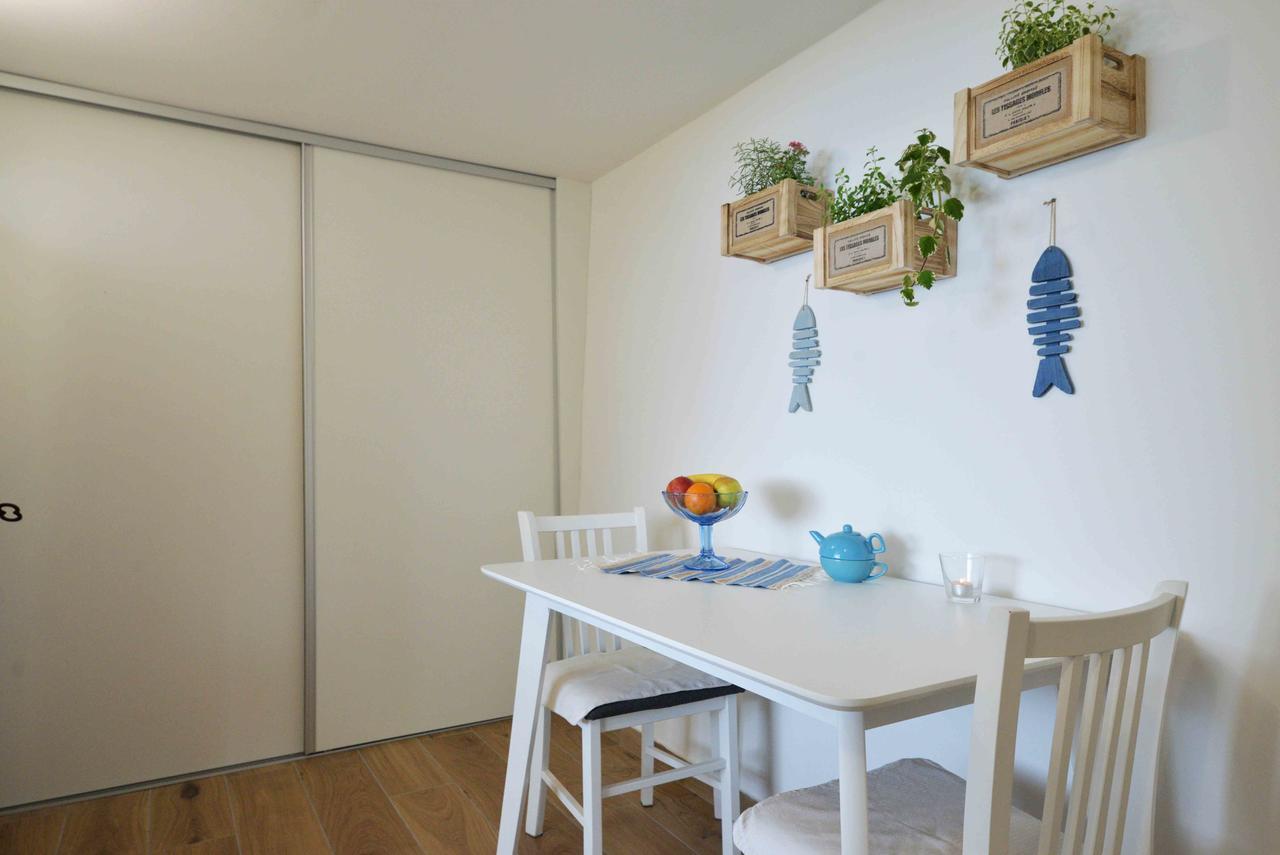 Sea Side Apartment Murter Exterior photo