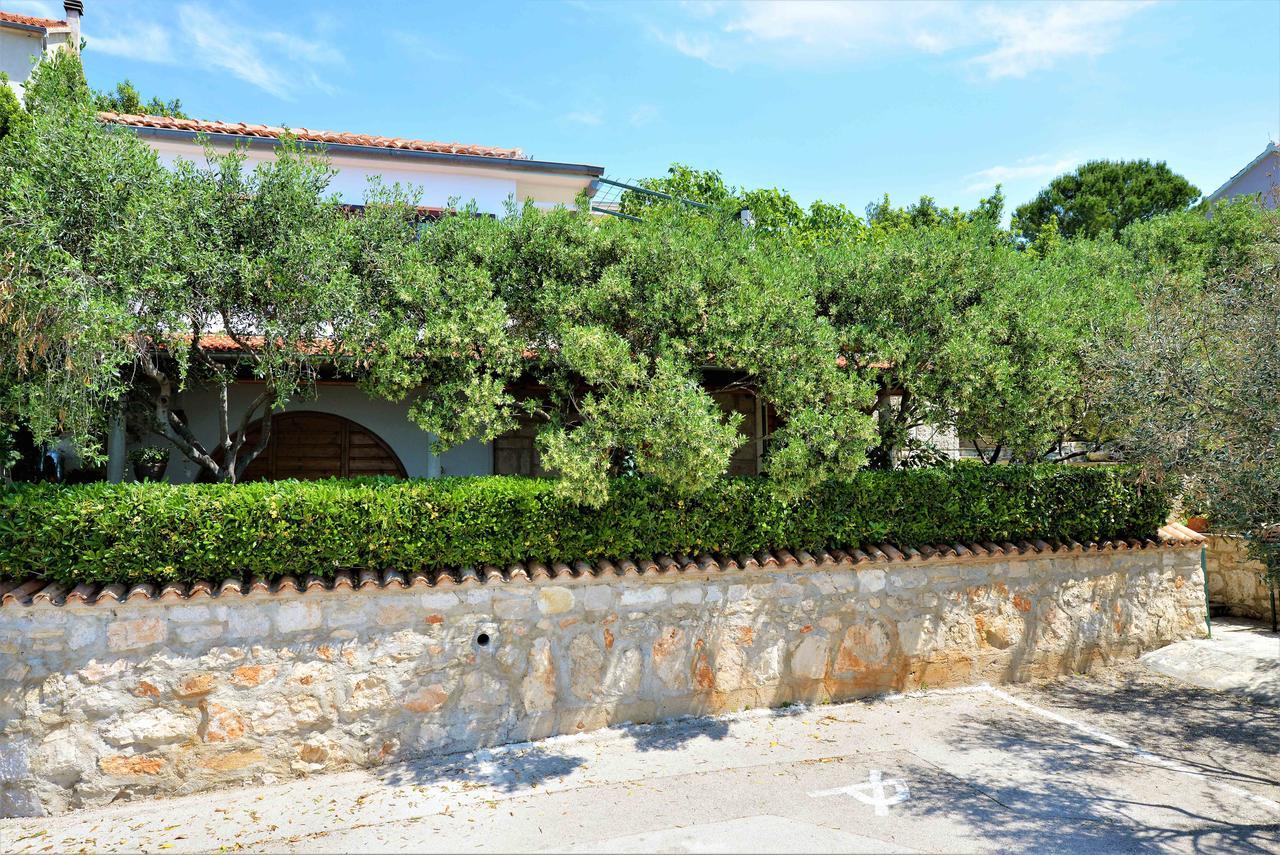 Sea Side Apartment Murter Exterior photo