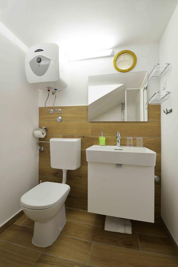 Sea Side Apartment Murter Exterior photo