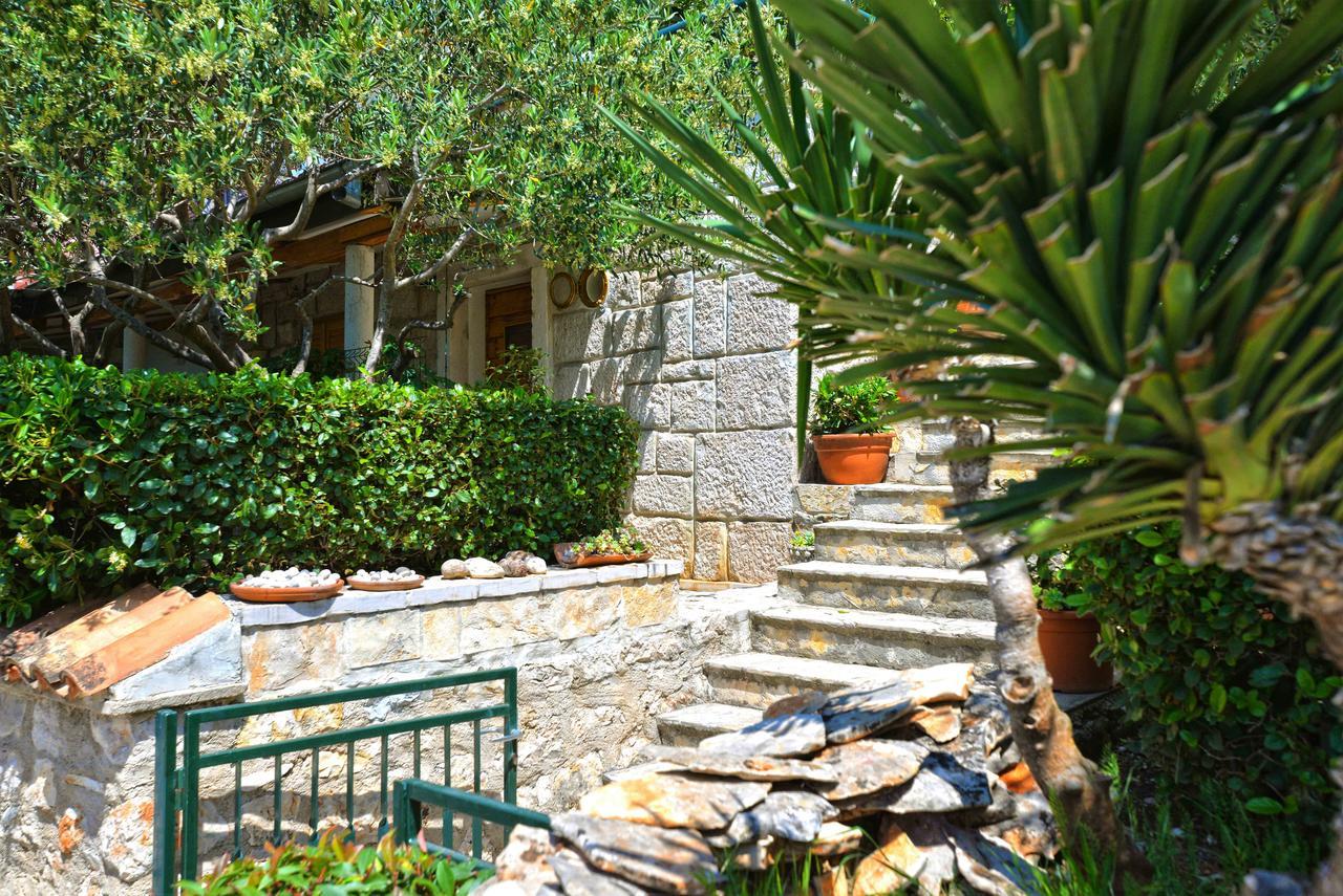 Sea Side Apartment Murter Exterior photo